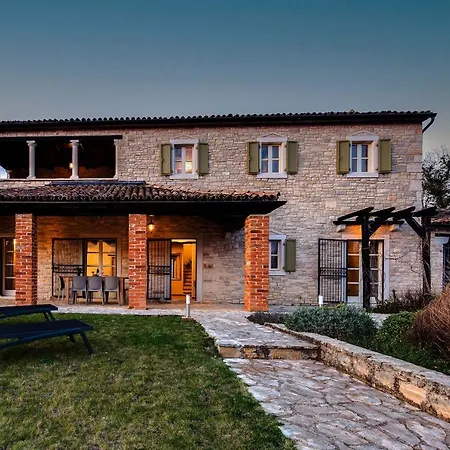 Villa Avalon - Luxury With Pool In The Centre Of Istria