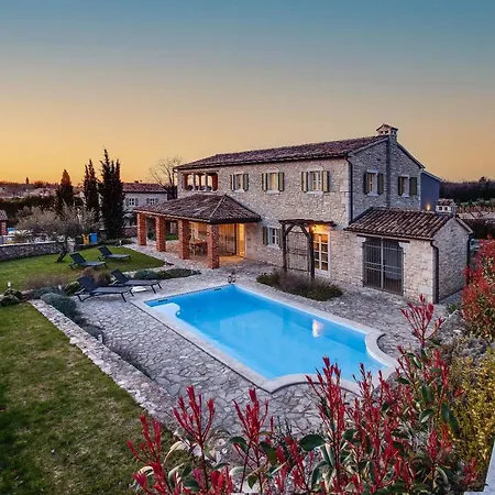 Avalon - Luxury With Pool In The Centre Of Istria