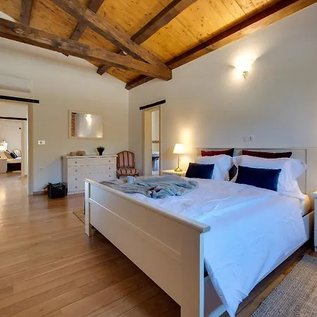 Avalon - Luxury With Pool In The Centre Of Istria