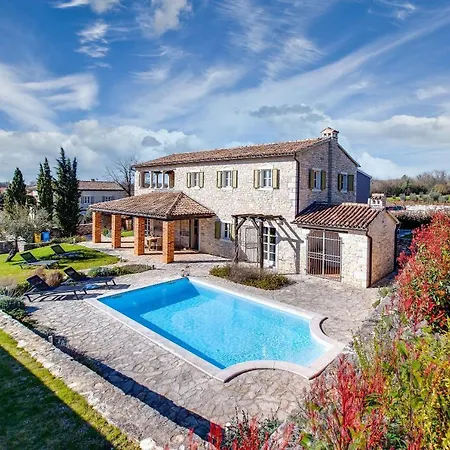 Avalon - Luxury With Pool In The Centre Of Istria *
