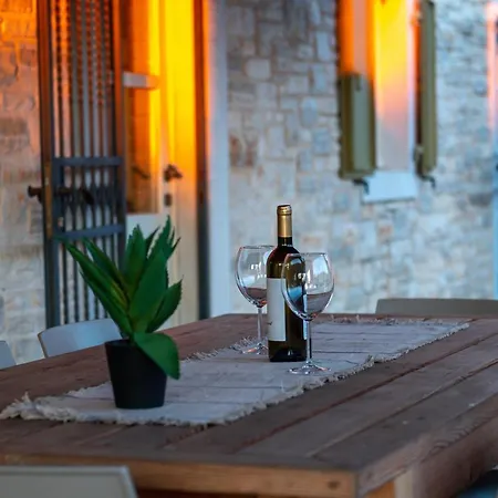 ヴィラ Avalon - Luxury With Pool In The Centre Of Istria Tinjan