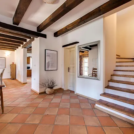 ヴィラ Avalon - Luxury With Pool In The Centre Of Istria Tinjan