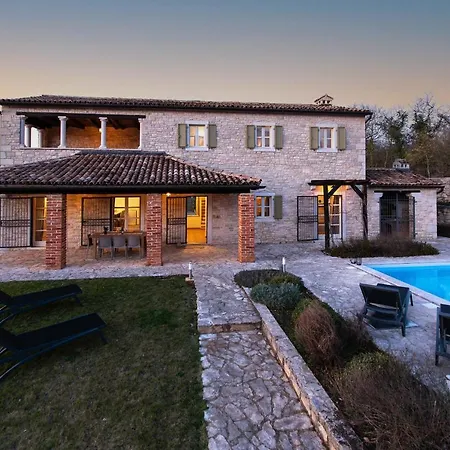 Villa Avalon - Luxury With Pool In The Centre Of Istria Tinjan