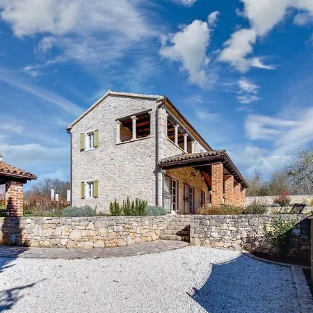 Avalon - Luxury With Pool In The Centre Of Istria