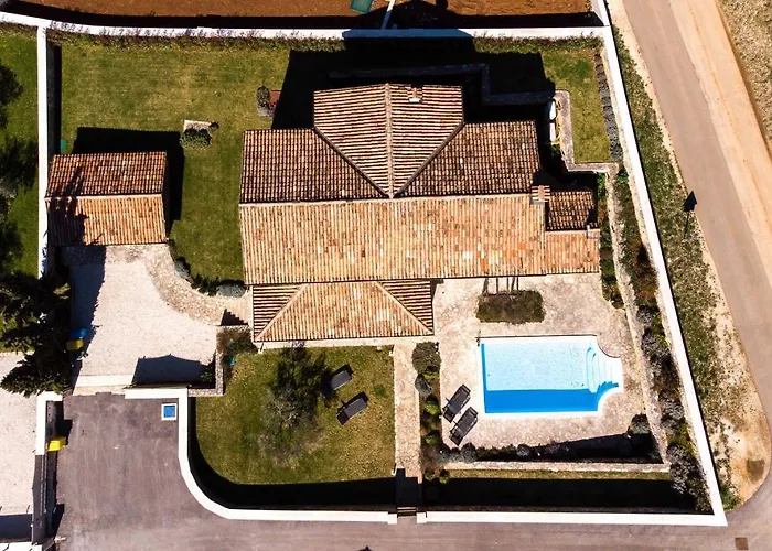 Avalon - Luxury With Pool In The Centre Of Istria Vila *