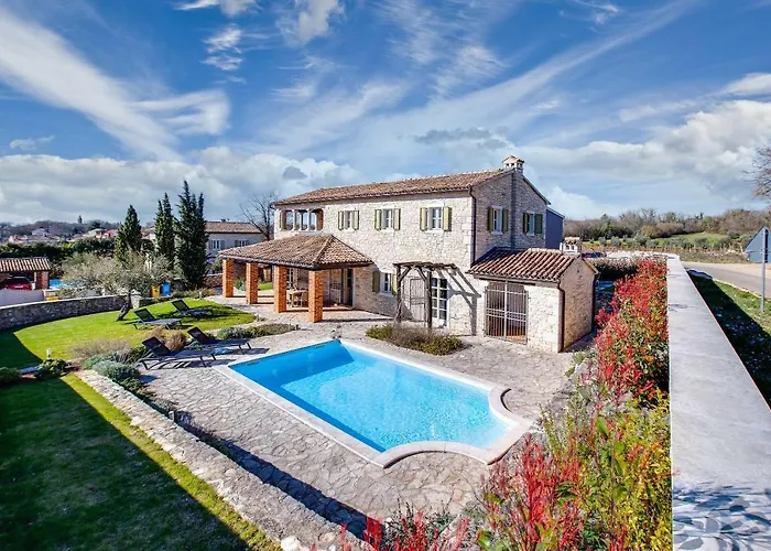 Avalon - Luxury With Pool In The Centre Of Istria *