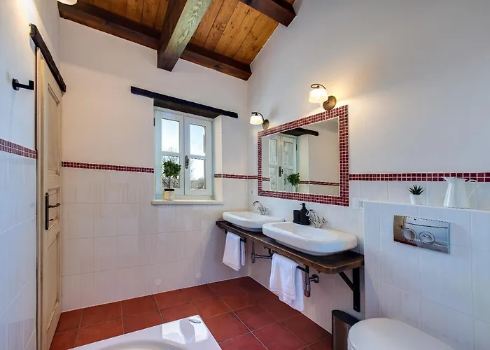 Vila Avalon - Luxury With Pool In The Centre Of Istria *