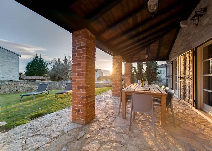 Avalon - Luxury With Pool In The Centre Of Istria Vila *