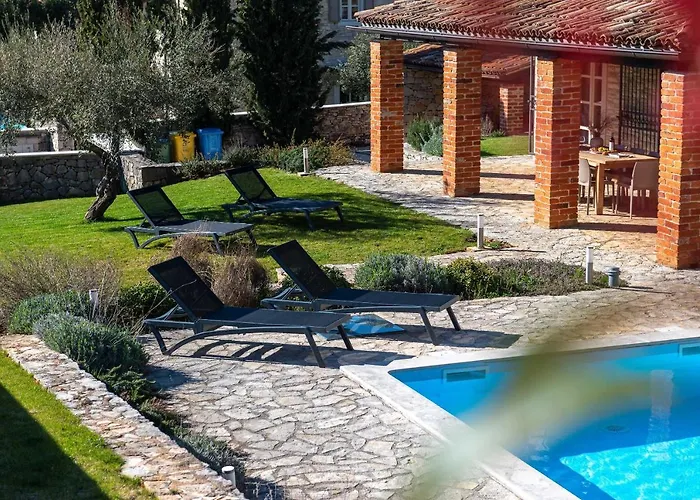 Vila Avalon - Luxury With Pool In The Centre Of Istria *